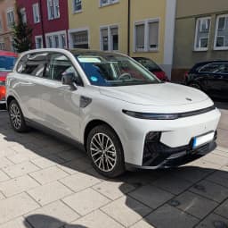 Leapmotor B10