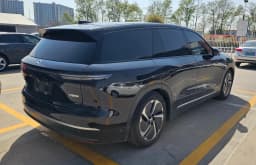 NIO ES8
