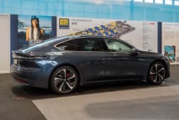 NIO ET7