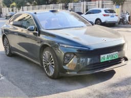 NIO ET7