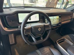Rivian R1S