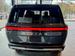 Rivian R1S