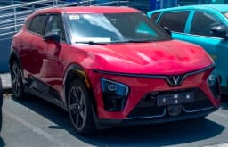 VinFast VF7