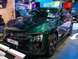 VinFast VF7