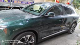 VinFast VF8