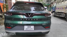 VinFast VF8