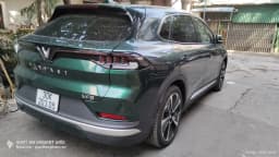 VinFast VF8