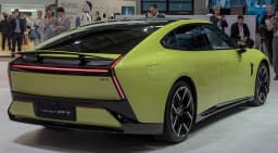 XPeng P7