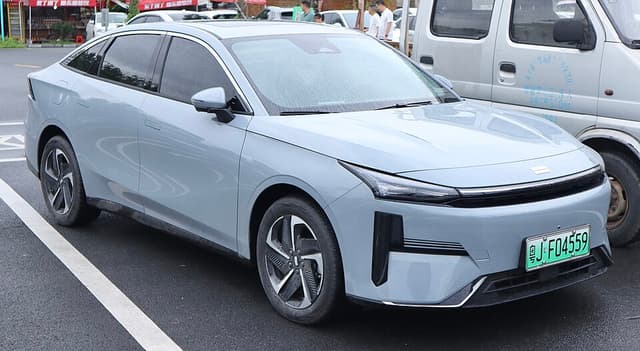 User3204 / Wikimedia Commons (CC BY-SA 4.0) Geely Galaxy L6 — фото