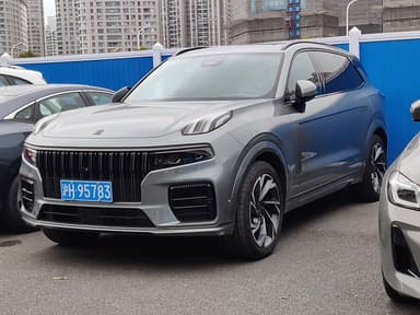 JustAnotherCarDesigner / Wikimedia Commons (CC BY-SA 4.0) Lynk & Co 09 — фото