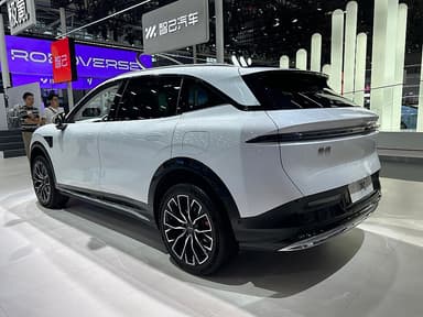 JustAnotherCarDesigner / Wikimedia Commons (CC0) Zeekr 7X — фото