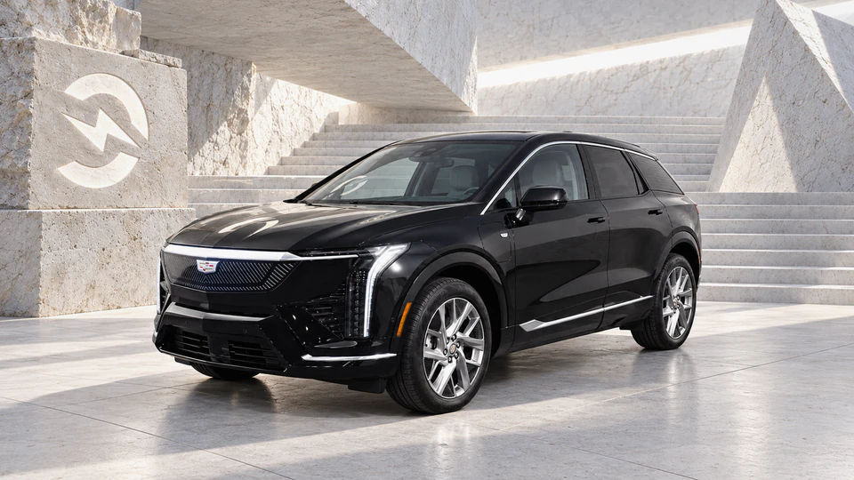 Cadillac Optiq, вид спереди в три четверти, в студии Электроатласа