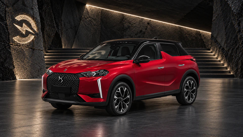 DS 3 E-Tense, вид спереди в три четверти, в студии Электроатласа