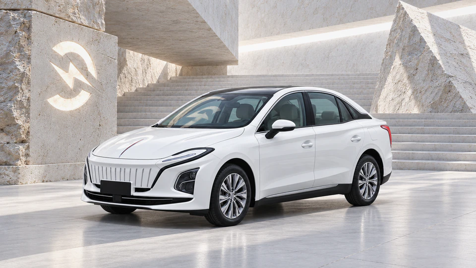 Hongqi E-QM5, вид спереди в три четверти, в студии Электроатласа