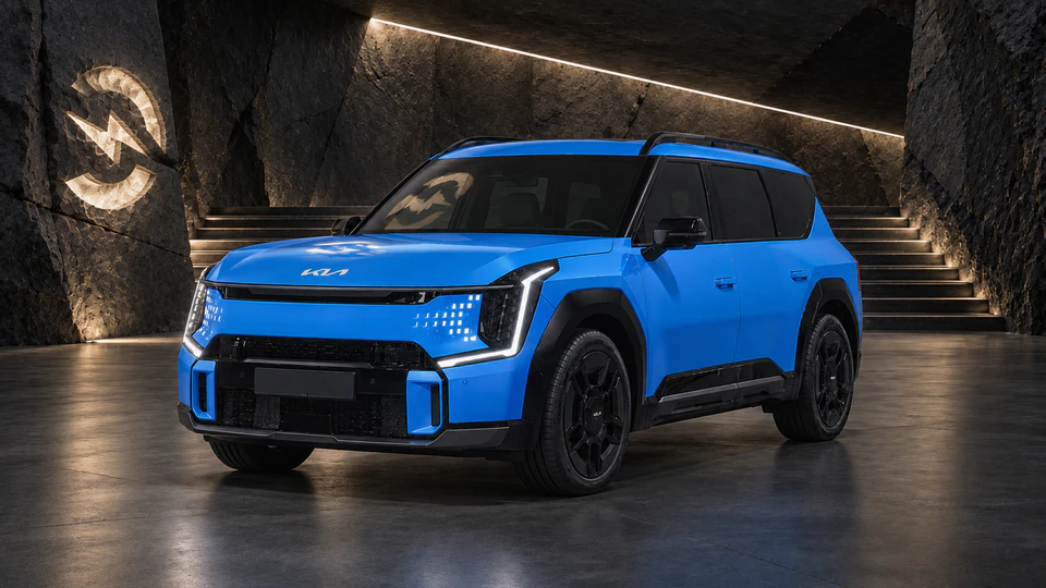 Kia EV9, вид спереди в три четверти, в студии Электроатласа