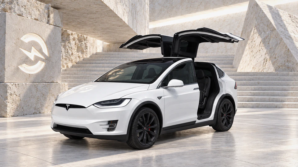 Tesla Model X, вид спереди в три четверти, в студии Электроатласа